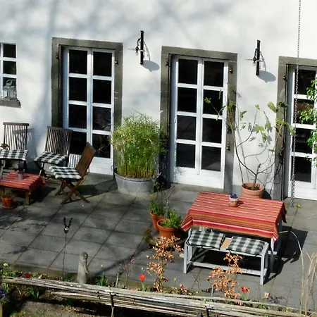 Stiftsherrenhaus Munstermaifeld Exterior photo