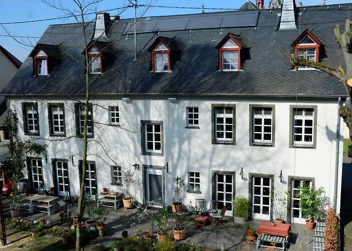 Stiftsherrenhaus
