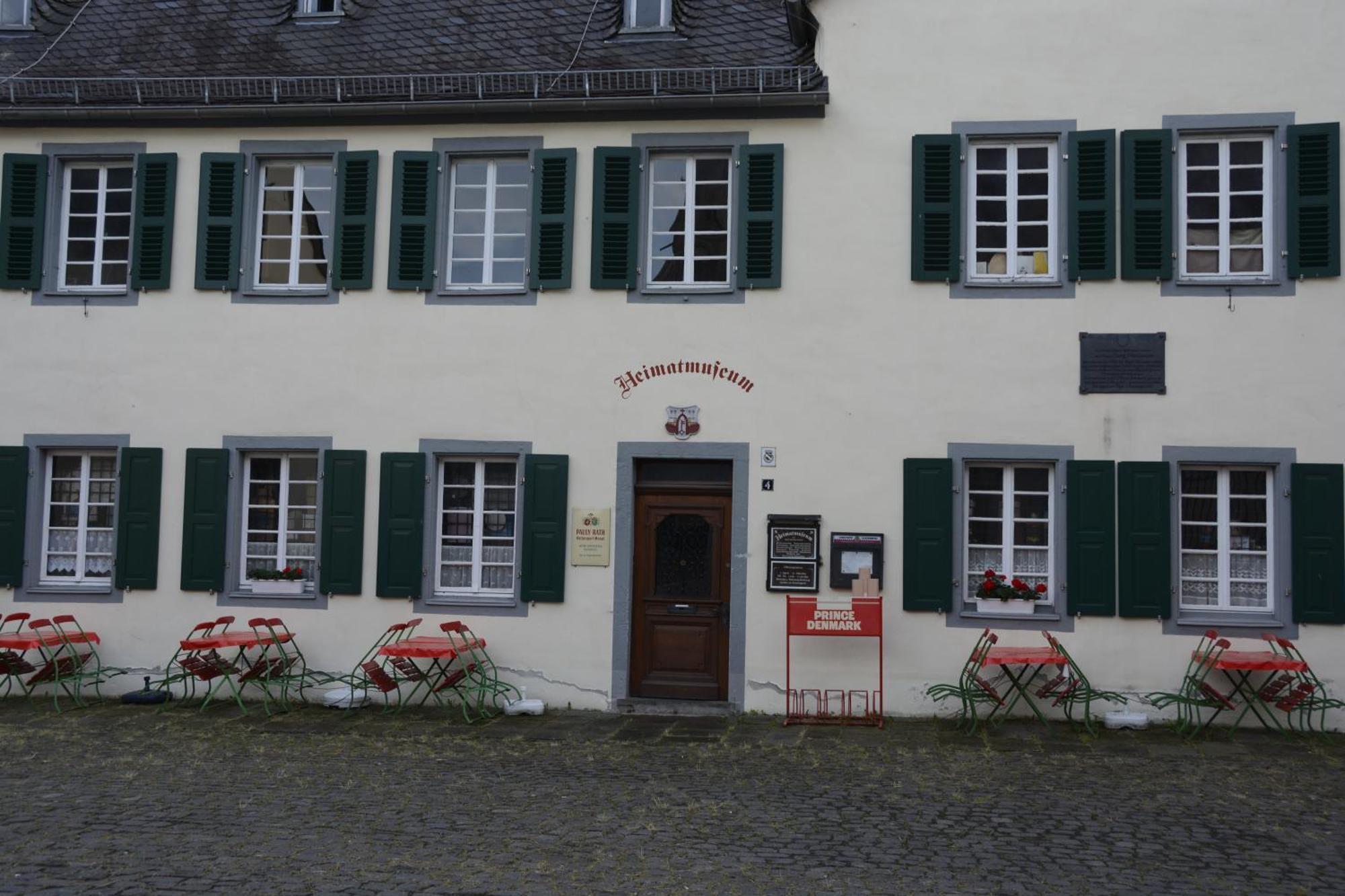 Stiftsherrenhaus Apartment Munstermaifeld